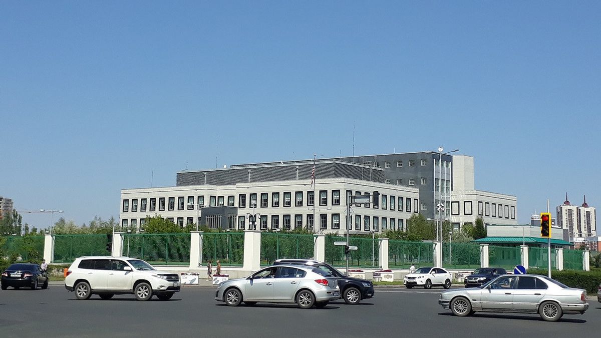 哈萨克斯坦陷入动乱：美国允许领事人员离开，加强努尔苏丹大使馆的安全