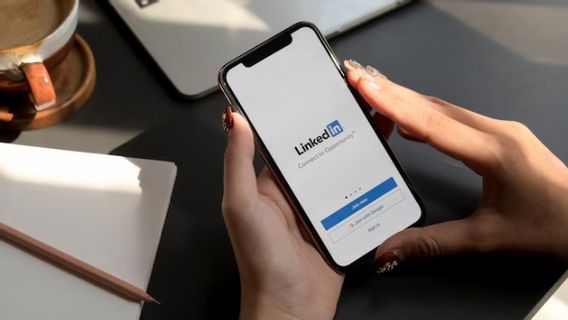 人事と会社を見るために興味深いLinkedInプロファイルを作成する方法