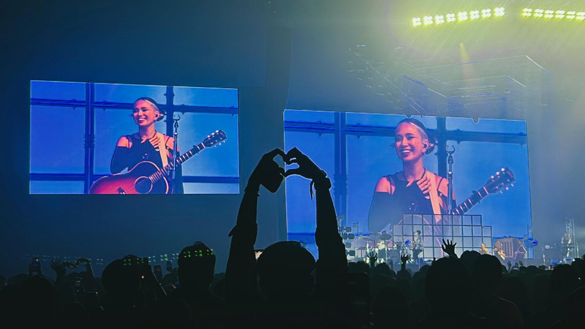 NIKIは、21,000人以上の観客が出席したジャカルタでの2つのパフォーマンスで魅力的に演奏しました