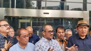 Abraham Samad Et Al Collect The KPK's Promise To Follow Up On Allegations Of Corruption From Jokowi's Family