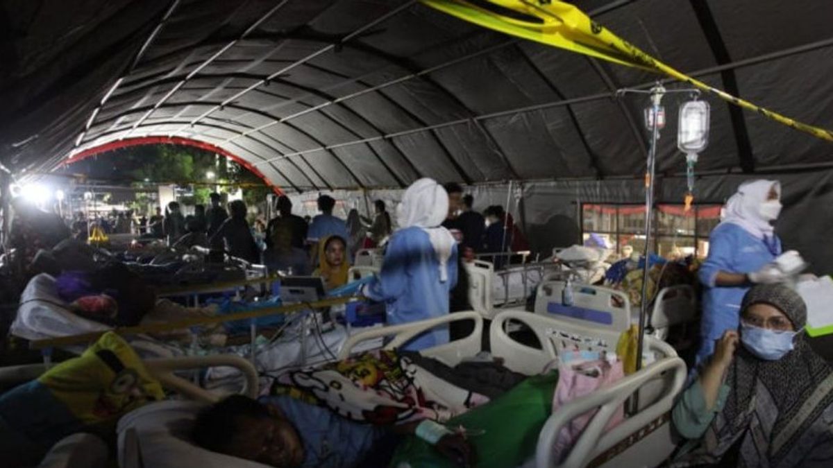 BPBD、地震後のUnair病院の患者の治療のための緊急テントの設立