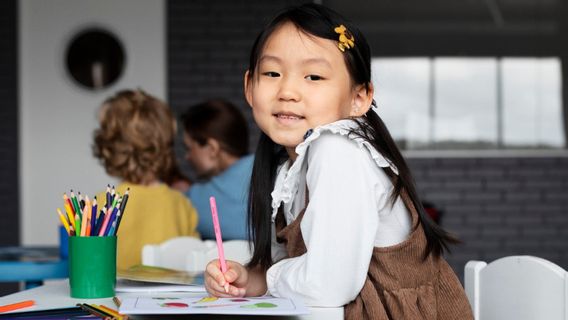 Cara Membantu Anak-Anak Menyeimbangkan Kegiatan setelah Sekolah