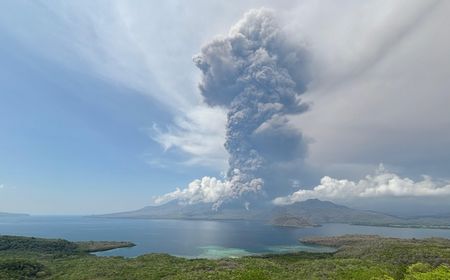 Zona Rekomendasi Bahaya Gunung Lewotobi Laki-laki Diperluas