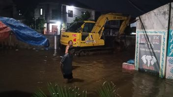 ジュランマング・タンセルの堤防は修理されておらず、何百もの家屋が最大60cmの水に沈んでいます