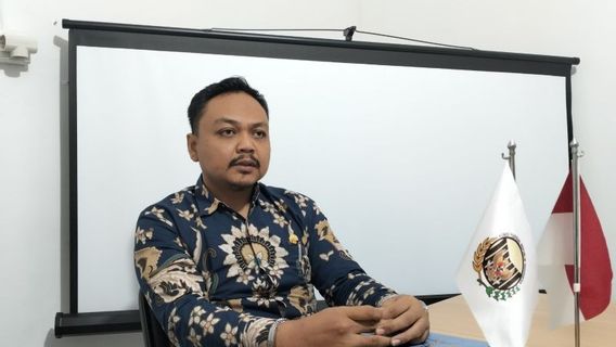 KY perquisitionne 2 juges pour menaces des militantes à Padang