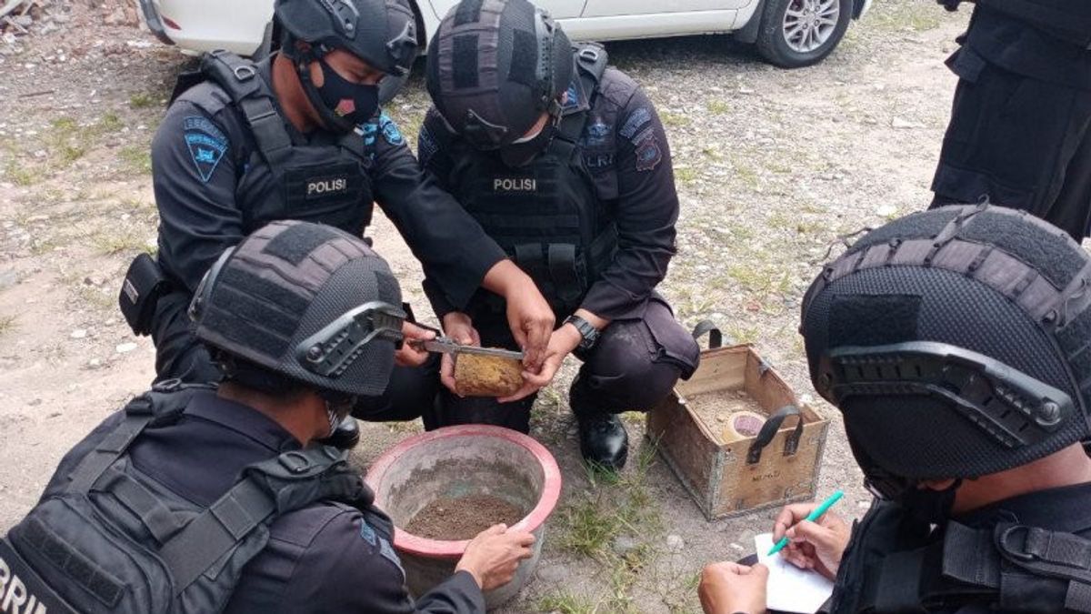 Grenade Terror At The House Of The Langsa Aceh Narcotics Headquarters, Located In A Garage Near A Car