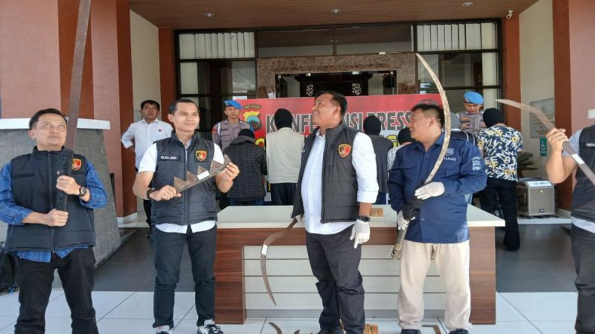 Temanggung Police Arrest 17 Jimpitan Gang Members Who Made Troubled With Sajam