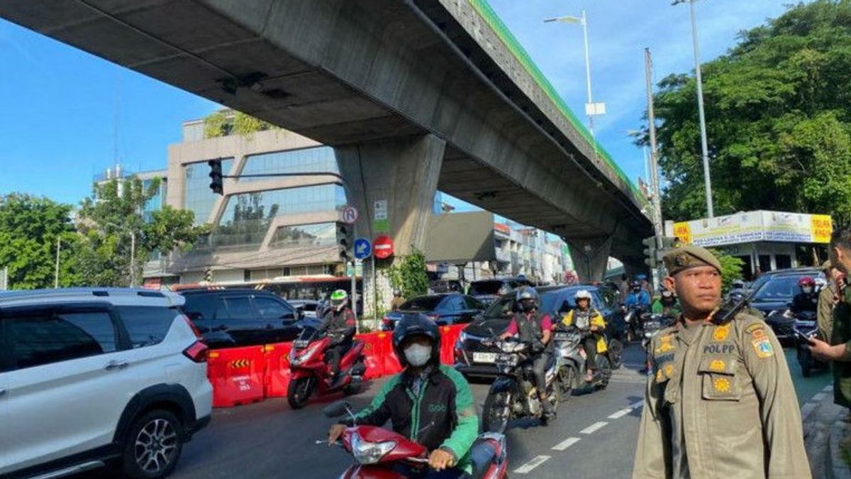 Pj Gubernur DKI Minta Warga Bersabar Tunggu Evaluasi Simpang Pasar Santa yang Macet Parah