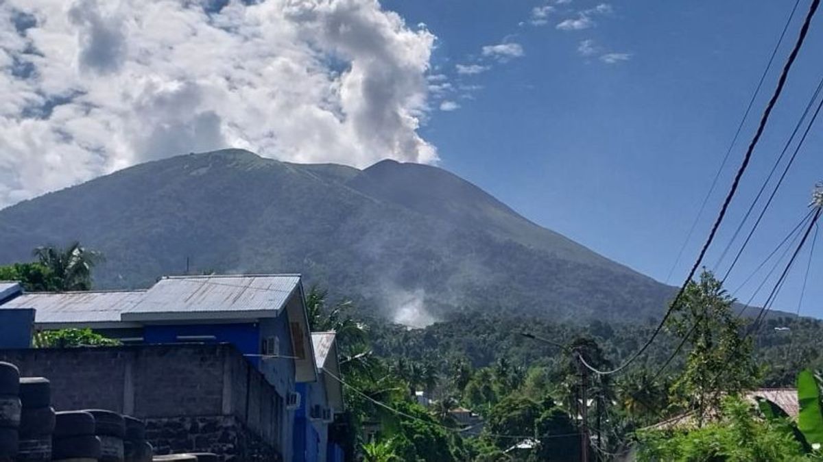 PVMBG: جبل جامالاما تيرنات يعاني من 14 زلزالا بركانيا