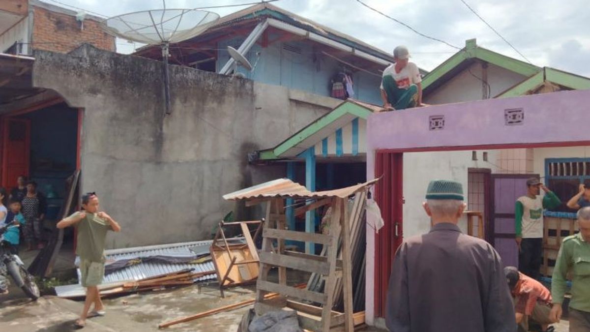 Les vents de bleu ont détruit les maisons de 11 résidents de Rejang Lebong