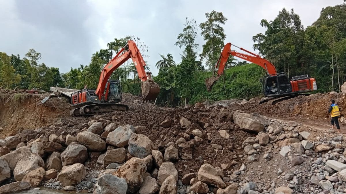 Kementerian PU Mobilisasi 1.709 Alat Berat Bantu Tangani Bencana di Pulau Sumatera
