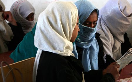 Taliban Kembali Tutup Pendidikan Menengah untuk Anak Perempuan, Bank Dunia Bekukan Proyek Senilai Rp8,6 Triliun