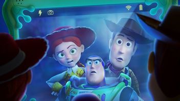 Teaser Perdana <i>Toy Story 5</i> Ungkap Persaingan Woody cs Lawan Tablet Anak