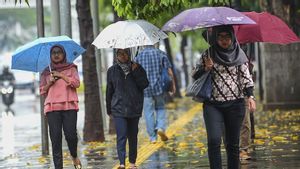 Sedia Payung! Mulai Kamis Siang Jakarta Diperkirakan Hujan