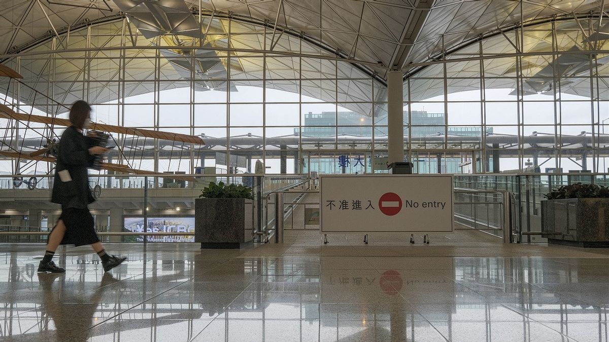 香港暂停来自150个有风险国家的过境航班一个月，原因是Omicron变体