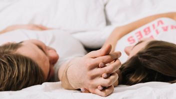 7 نصائح صحية للاستمناء المتبادل للتعرف على الأزواج بشكل أعمق