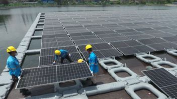 インドネシア最大のPLNは、561KWpの容量を持つフローティング太陽光発電所を運営しています