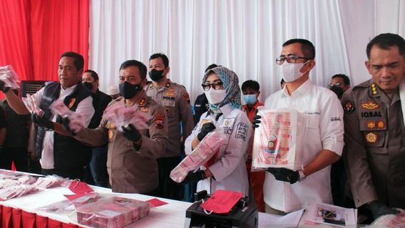 Police Check Counterfeit Money Factory under the guise of a printing house in Sukoharjo, the mode is using a courier to find potential buyers