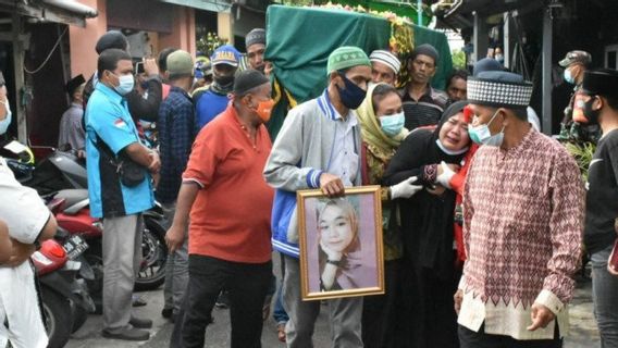 Jenazah Dinda Amalia, Korban Sriwijaya Air Tiba di Kubu Raya, Doa Bupati: InsyaAllah Terbaik 