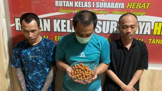 Cet Homme A Essayé De Tromper L’officier Rutan Medaeng, Koplo Pills Contrebande à Pecel Assaisonnement