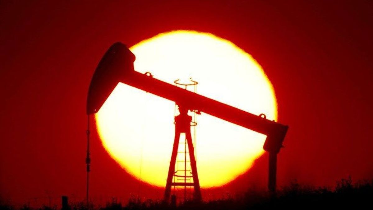 World Oil Prices Drop And Rise From Lows In 2 Weeks