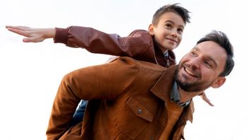 6 Tips Menjadi Ayah yang Aktif dan Kolaboratif dalam Pengasuhan Anak