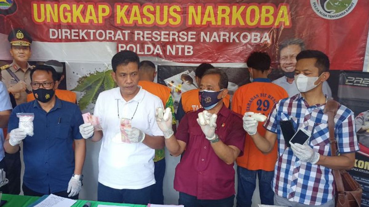NTB Police Confiscate 1 Kilogram Of Meth From Batam