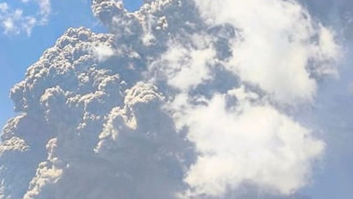 雷沃托比山Laki-Laki火山火山爆发 今天,PVMBG设置警戒状态