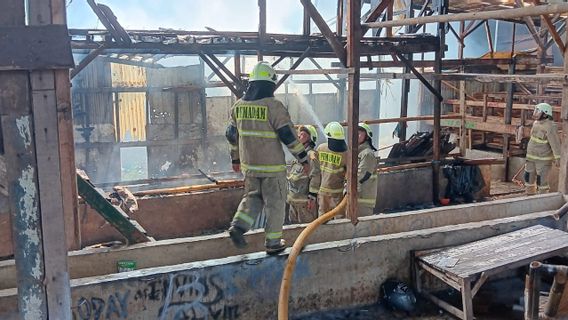 Goat Seller In Koja Jakut Experiences Burns During A Fire In Kandang