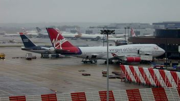 Ada Petugas Terinfeksi COVID-19, Bandara London Gatwick Batalkan 160 Perjalanan dan Batasi Penerbangan Harian 