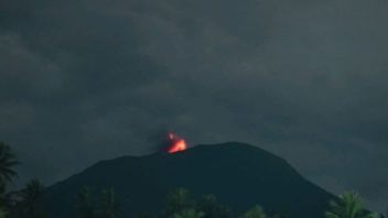 イブ山バーンアブ火山最大400メートル