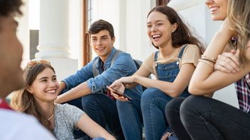 Comment pouvons-nous être des amis : Voici 9 conseils pour les parents pour communiquer avec leurs adolescents