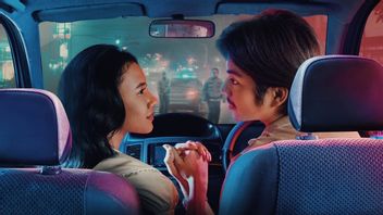 Review Film <i>Dopamin</i>: Romansa Penuh Survival dari Angga-Shenina