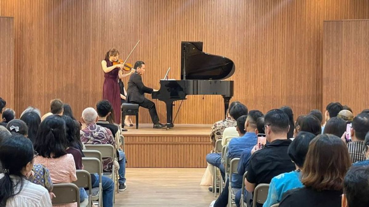 Young Violinis Asal Surabaya Sukses Brings Russian Components' Work