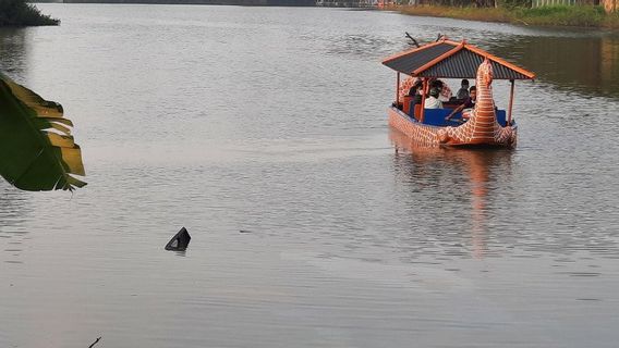 Evakuasi Helikopter Jatuh ke Situ Rawa Jemblung Cibubur Tunggu KNKT