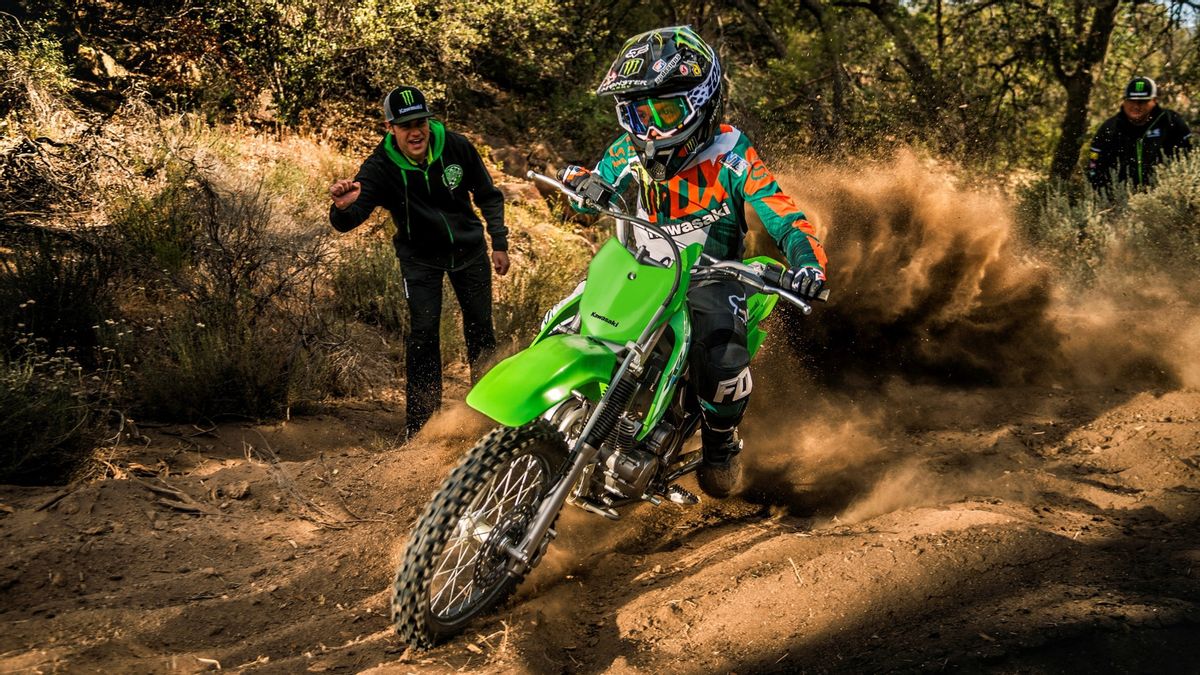 川崎KLX140R L正式发布，初学者完美的越野摩托车