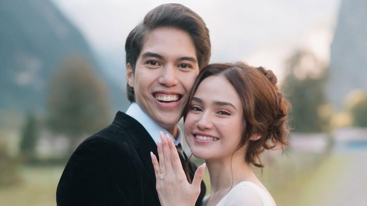 7 Portraits Of El Rumi And Syifa Hadju Fiance In Switzerland, Netizens Join In Praying