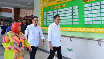 Vise à Kalbar, Jokowi satisfait le service de l’hôpital Sultan Syarif rapide