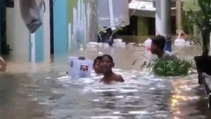 Warga Jakarta Dilanda Banjir: PLN Imbau Masyarakat Waspada Genangan Air, Matikan Listrik dari MCB