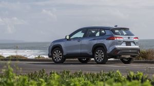 Toyota a récupéré plus de 42 000 unités hybrides de Corolla Cross due à des problèmes de freinage, facilement à la fente