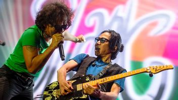 احتفل Slank بالذكرى السنوية ال 26 ل Malinau ، بالتعاون مع 1000 راقص