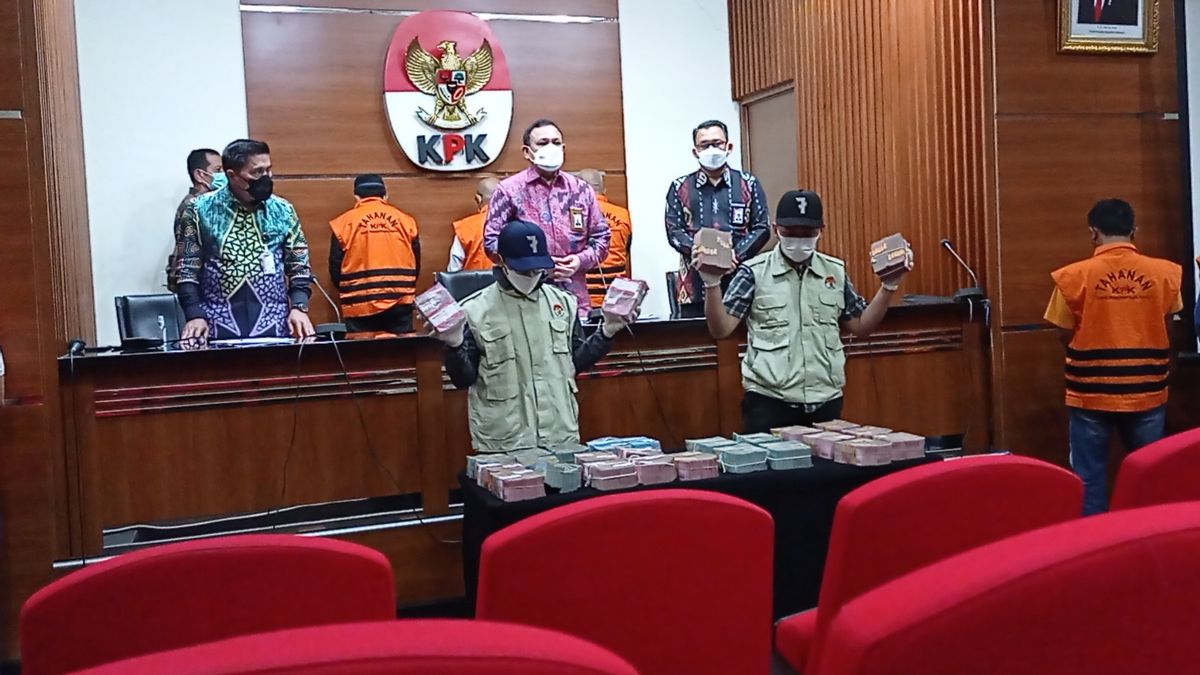 KPK Examine Le Secrétaire De La Ville De Bekasi En Lien Avec La Corruption Présumée De Rahmat Effendi