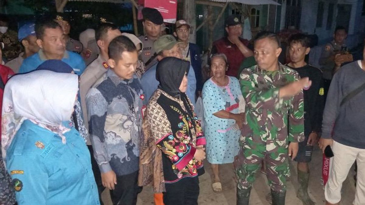 The Minister Of Social Affairs Ensures That Homes Are Damaged Due To Floods In Cirebon
