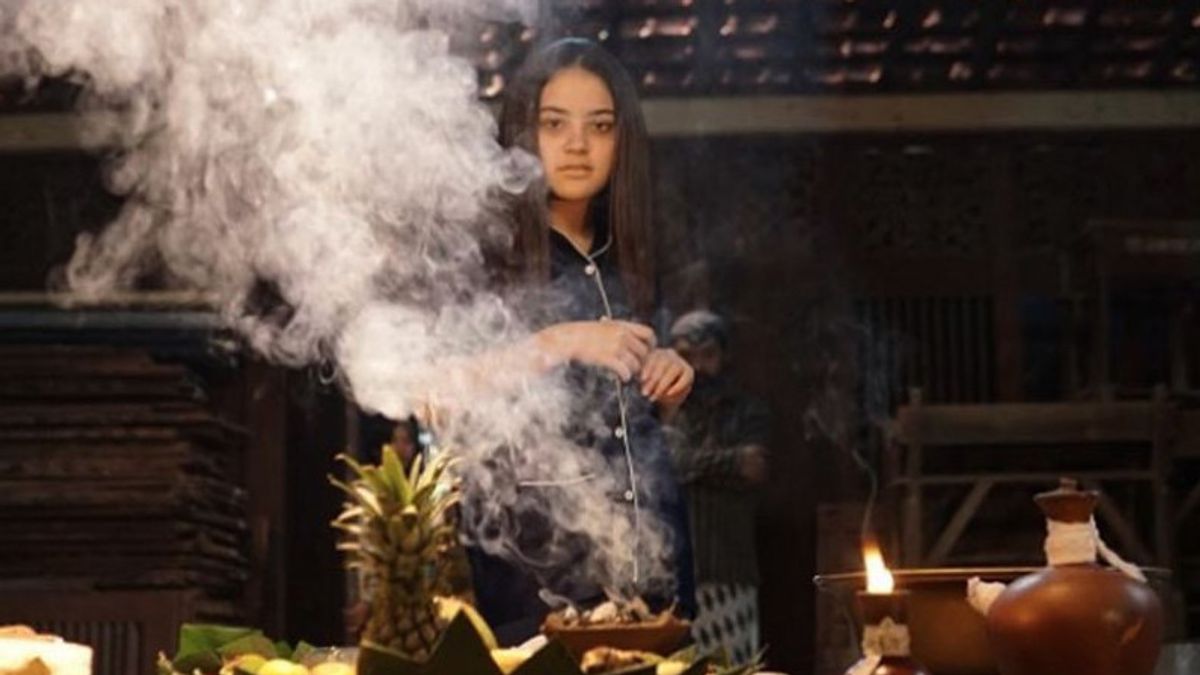 Review Film Pesugihan: Bersekutu dengan Iblis, Harga Mahal untuk Pencari Kekayaan dengan Jalan Instan