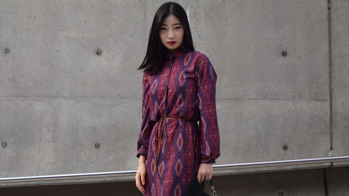 9 Jenis Bawahan yang Cocok untuk Baju Batik Wanita, Bagaimana Cara Memadukannya?