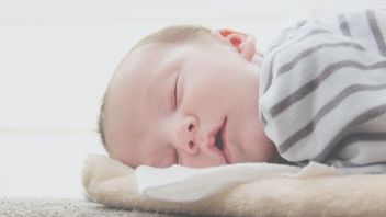 Memahami Pola Tidur Pada Bayi Usia 6 Bulan, Bunda Pasti Tahu!