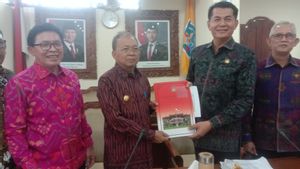 Pansus DPRD Serahkan Rekomendasi soal Lift Kaca Kelingking ke Koster