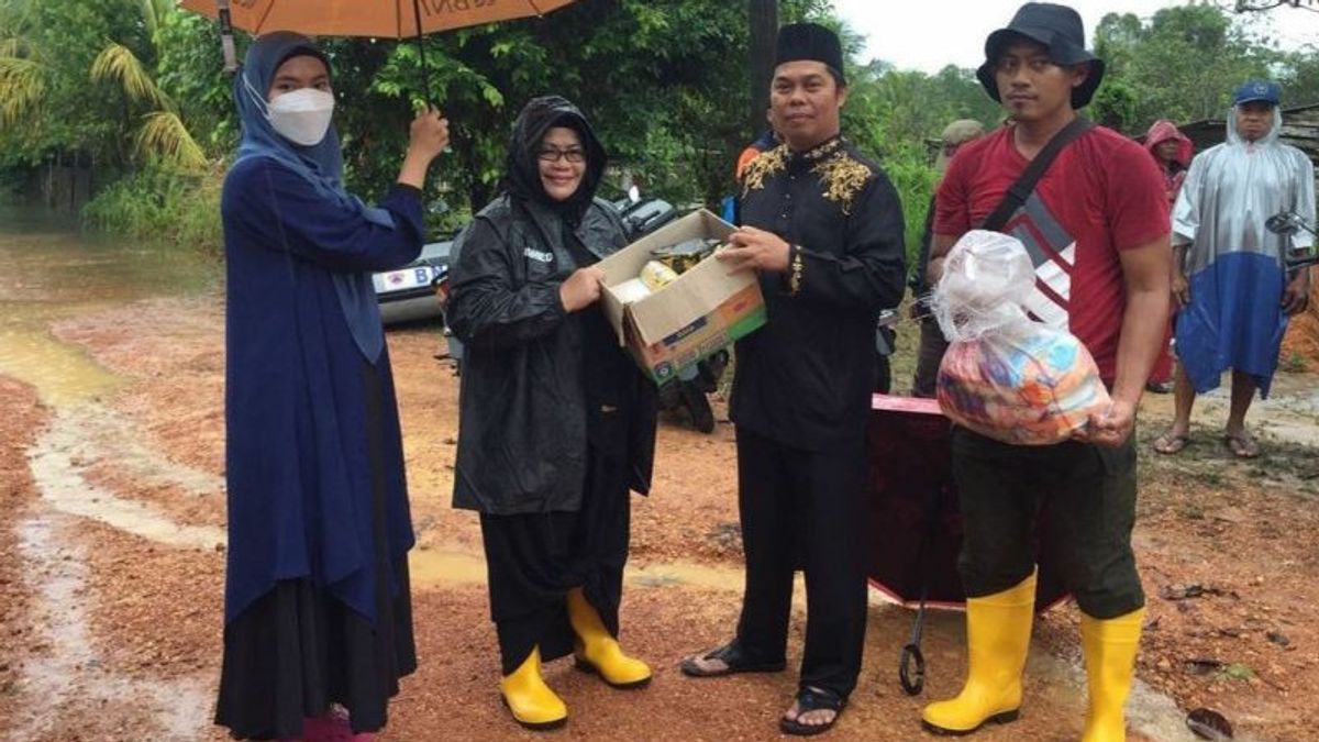BPBD Bintan Establishes Public Kitchen To Help Hundreds Of Residents Affected By Floods