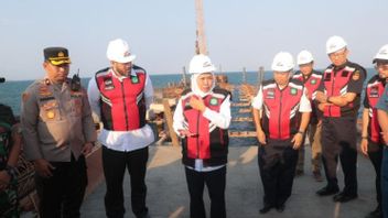 East Java Governor Improves Sea Transportation Services And Connectivity