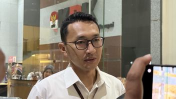 OTT KPKの捕獲、マディウン市長Maidiがジャカルタに連れて行かれる